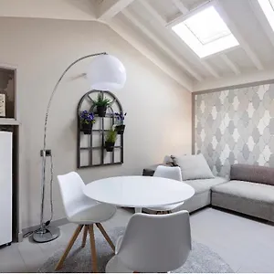  Appartamento Maison Del Ducato “cavour 24”